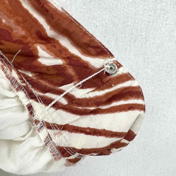 LOVE THE LABEL Shirt Womens S Cotton Puff Sleeve Top Zebra Eyelet ANTHROPOLOGIE - Picture 12 of 16